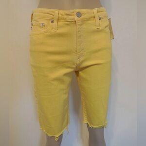 NWTs women's AG raw hem bermuda denim shorts in yellow - Size 27